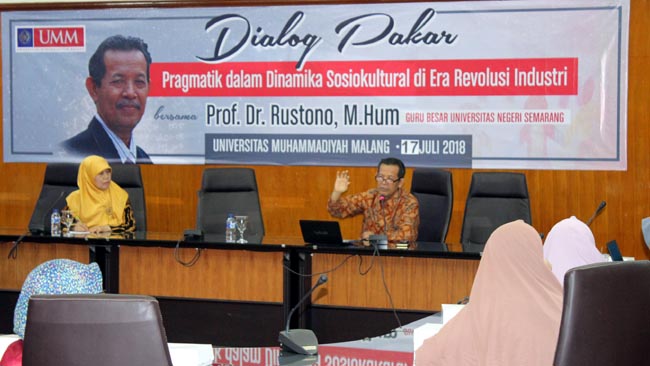 Perlunya Linguistik Pragmatik, Pertahankan Pakem Tata Bahasa