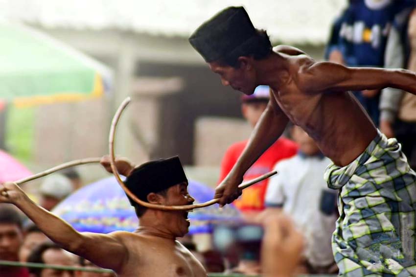 Ritual Ojhung Diyakini Warga Desa Bugeman Kendit Situbondo Mendatangkan Hujan