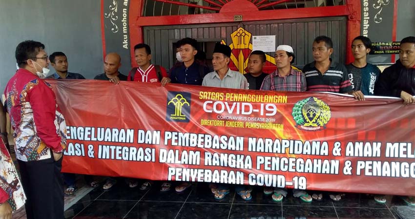 Hadiah Bagi 13 Narapidana, Berkah Corona Menghirup Udara Bebas