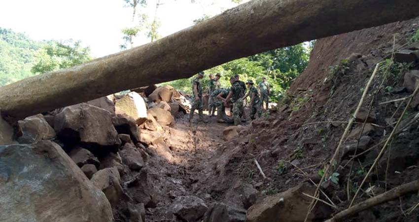 Sumbermalang Longsor Diguyur Hujan Deras, Satgas TMMD Gerak Cepat