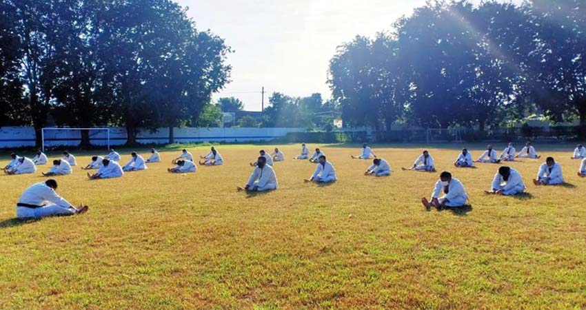 Patuhi Protokol Kesehatan Covid-19, Anggota Polres Situbondo Mengikuti Latihan Bela Diri