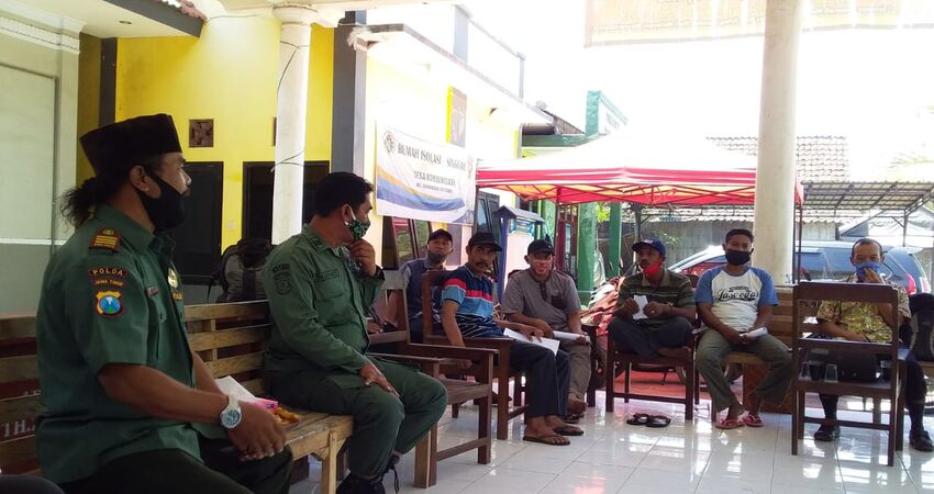 Kegiatan patroli preventif di Kecamatan Jangkar, bersama petugas gabungan, meliputi Petugas Taman Nasional Baluran, Perum Perhutani, TNI Polri, Serta Kepala Desa Kumbang Sari, Kecamatan Jangkar, Selasa (13/10/2020). (tik)