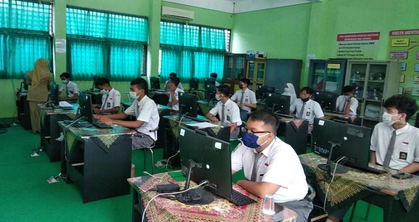 SMK di Situbondo Gelar Pembelajaran Tatap Muka dan Luring