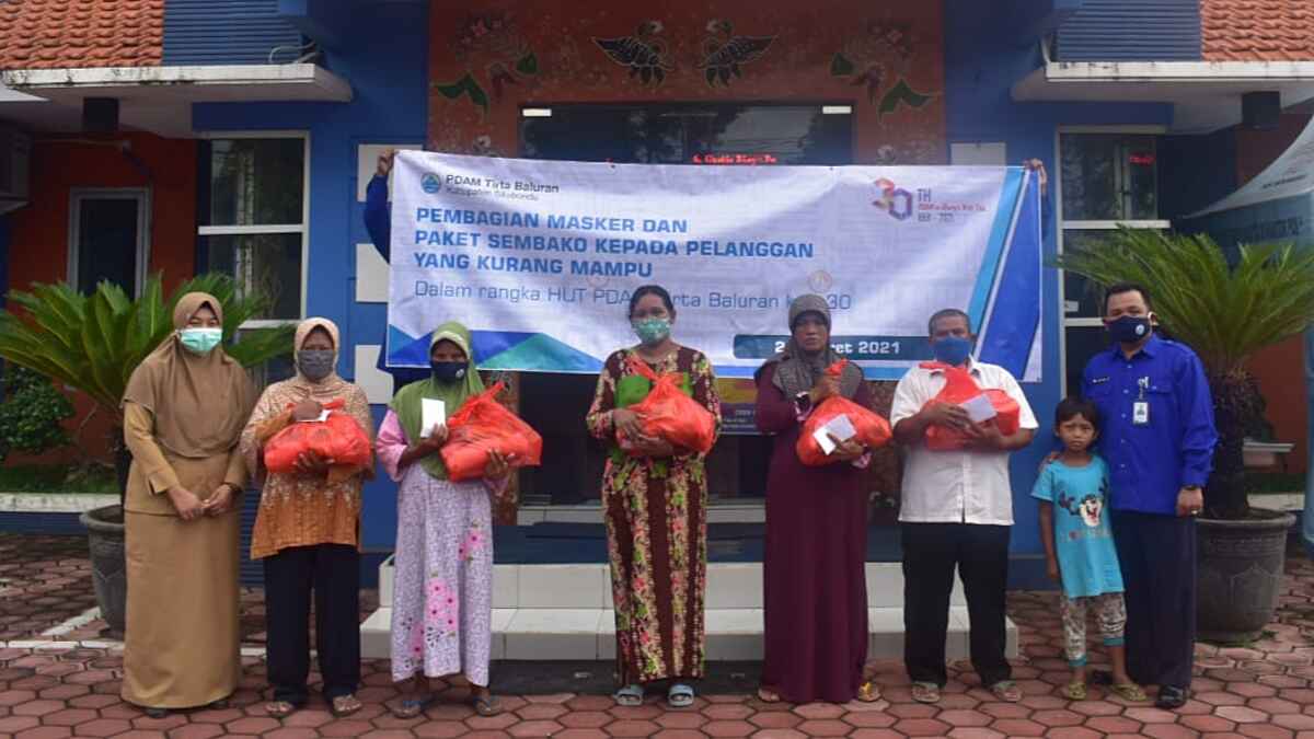 PDAM Tirta Baluran Situbondo Peringati HUT Ke-30 dengan Baksos