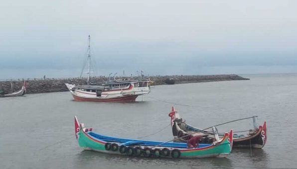 Pelabuhan Penyebrangan Jangkar Situbondo Ditutup Akibat Cuaca Ekstrim