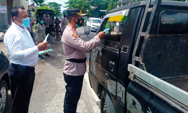 Puluhan Orang Terjaring Operasi Yustisi Percepatan Vaksinasi di Perbatasan Situbondo dan Bondowoso