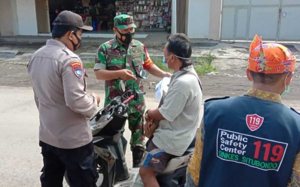 Dandim Situbondo Didampingi Kasdim 0823 Pantau Pelaksanaan Operasi Yustisi di Wilayah Arjasa dan Banyuputih