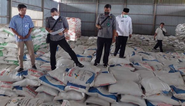 Pastikan Distribusi Pupuk Tepat Sasaran, Kejari Situbondo Sidak Sejumlah Gudang Pupuk