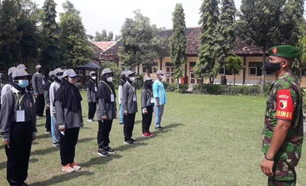 Koramil 11 Besuki Situbondo Latih Wawasan Kebangsaan Pelajar SMAN 1 Besuki