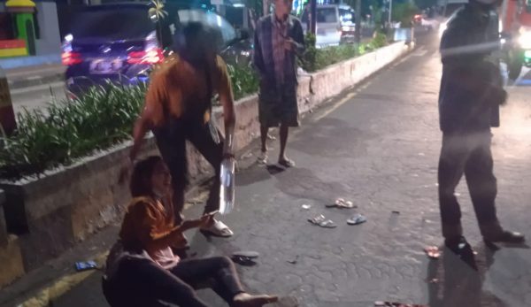 Terlempar dari Motor Berboncengan Empat, Balita Perempuan Kehilangan Nyawa di Jalan PB Sudirman Situbondo