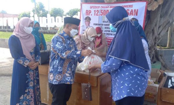 Pemkab Situbondo Gelontor Tujuh Kecamatan dengan Migor Murah, 10 Kecamatan Dijadwalkan Menyusul