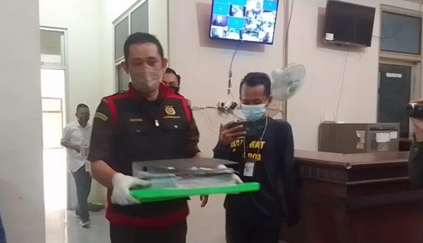 Kajari Situbondo Geledah Kantor Dinas Lingkungan Hidup Terkait Dugaan Korupsi Pengadaan Jasa PEN