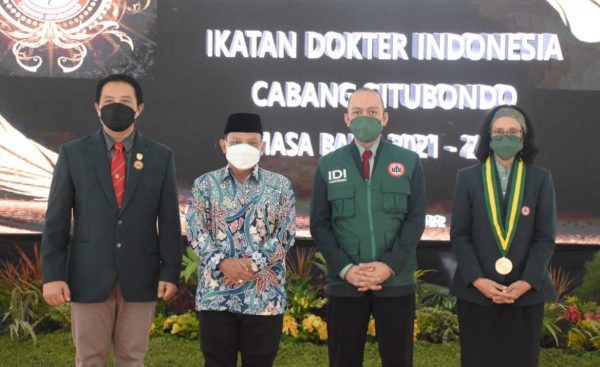 Hadiri Pelantikan IDI Cabang Situbondo, Bupati Karna Minta Dukungan Sukseskan Program Sehati