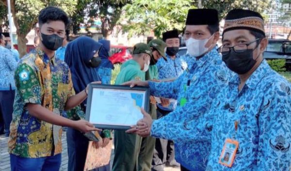 Siswa SMAN 1 Panji Situbondo Raih Juara I Bidang Geografi Tingkat Nasional