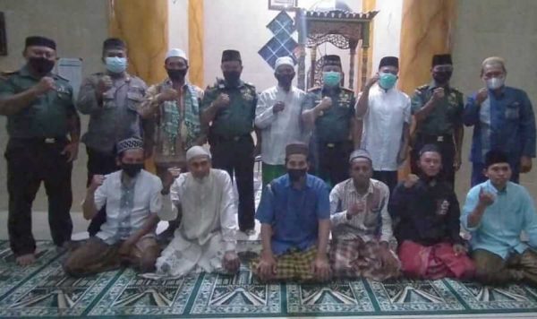 Dandim Situbondo Ajak Jamaah Salat Tarawih Bentengi Anak dari Konten Negatif