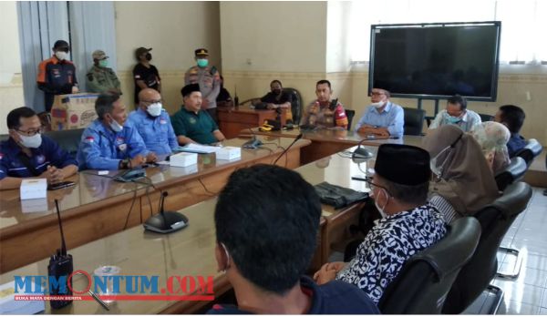 Perjuangkan UMK, ASBII Situbondo Unjuk Rasa ke DPRD