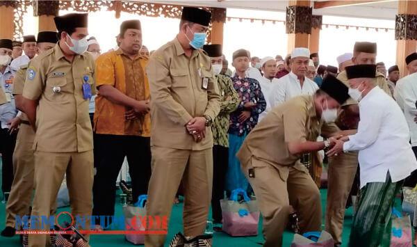 Pamit ke Tanah Suci, Bupati Situbondo Minta OPD Tetap Berikan Layanan Maksimal untuk Masyarakat