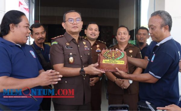 Peringati Hari Ke-62 Bhakti Adhyaksa, Fokwas Situbondo Datangi Kejaksaan