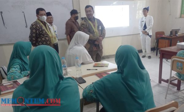 Dirjen SMA Kemendikbud Ristek Apresiasi IKM SMAN 1 Panji Situbondo