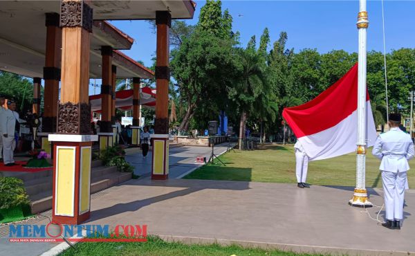 Bupati Situbondo Pimpin Upacara Peringatan Sumpah Pemuda di Alun-alun