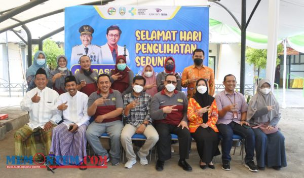 Peringati Hari Penglihatan Sedunia, RSUD Besuki bersama Klinik Mata Tritya Surabaya Baksos Operasi Katarak Gratis