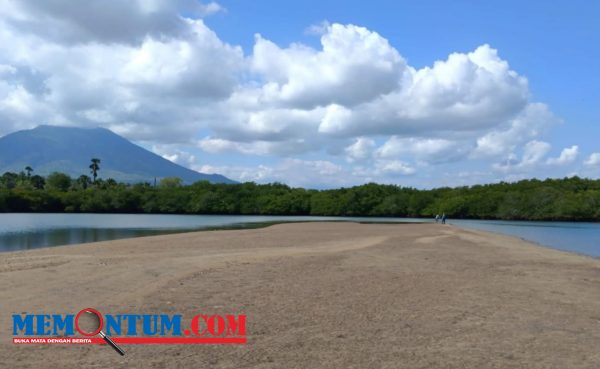 Melihat Sejuta Pesona Destinasi Wisata Pantai Sijile di Labuhan Merak Situbondo