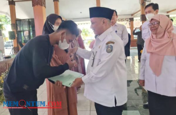 Bupati Situbondo Bagikan 150 Sertifikat Gratis untuk Pelaku UMKM