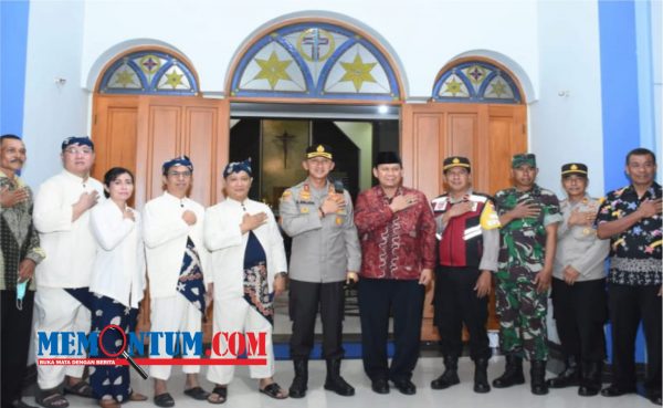 Kapolres Situbondo bersama Forkopimda Pantau Pelaksanaan Ibadah di Gereja Katholik