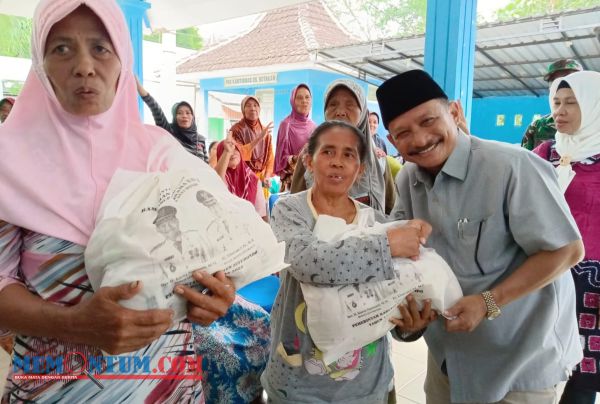 Program Ramadan bersama Rakyat, Bupati dan Wabup Situbondo Sasar 132 Desa dan 4 Kelurahan dengan Sembako