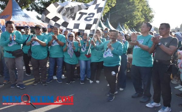 Berangkatkan Peserta Jalan Santai, Bupati Karna Ajak Masyarakat Dongkrak UMKM di CFD Situbondo