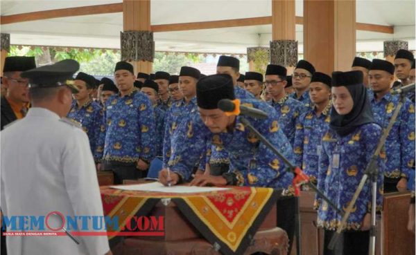 Ambil Sumpah 197 PNS Situbondo Golongan II dan III, Bupati Karna Ingatkan Disiplin dan Loyal